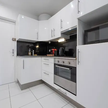 Great In Apartment Suresnes